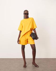 ARRANGE шорты из фактурного джерси премиум-класса в цвете манго