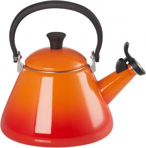 Чайник Le Creuset, 1,7 литра, цвет «красный металлик», эмалированная сталь, сверхпрочное ферромагнитное основание и быстрый нагрев воды