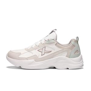 XTEP Женские кроссовки с низкой амортизацией и износостойкостью, цвет "Sail" белый, серый, кремово-зеленый