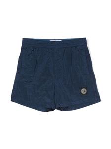 Stone Island Junior шорты с жатым эффектом и нашивкой-логотипом, синий