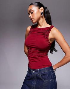 Обтягивающий топ без рукавов со сборками ASOS DESIGN винного цвета