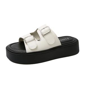 Puppytown Тихие противоскользящие шлепанцы-слипоны женские бежевые, цвет Beige