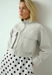 Джинсовая куртка свободного кроя с воротником-стойкой и застежкой-молнией. Next, Ecru