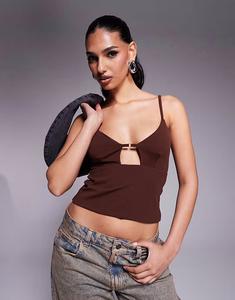 Топ на бретелях ASOS DESIGN с чашечками на груди шоколадного цвета