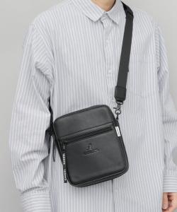 KANGOL Сумка через плечо Kangol, коробчатой формы, из искусственной кожи.