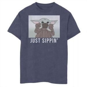 Футболка с рисунком «Звездные войны, мандалорец, ребенок просто пьет» для мальчиков 8–20 лет Star Wars