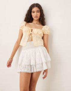 Гламурные топы с завязками спереди бледно-лимонного цвета Glamorous