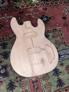 Unbranded Корпус Peavey стиля T40, совершенно новый, из двух частей ольхи