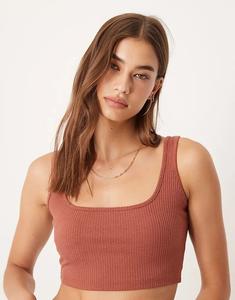 Укороченный топ Agon с круглым вырезом в рубчик цвета розовой ржавчины