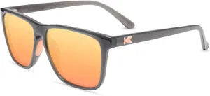 Поляризованные легкие солнцезащитные очки Knockaround Fast Lanes Sport для мужчин и женщин - защита UV400 - для бега, Jelly Grey / Peach