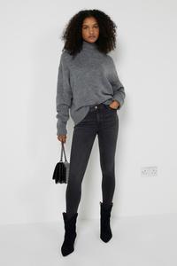 Узкие джинсы средней посадки River Island, черный