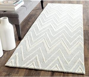 Ковер-дорожка SAFAVIEH, 77 x 244 см, Cambridge Collection, Grey & Ivory, ручной работы, шеврон из шерсти, идеален для помещений с высокой проходимостью в гостиной, спальне (CAM711G)