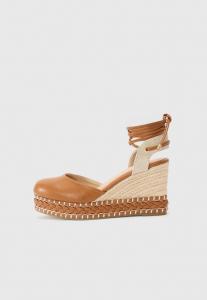 Босоножки на платформе Anna Field, цвет Cognac