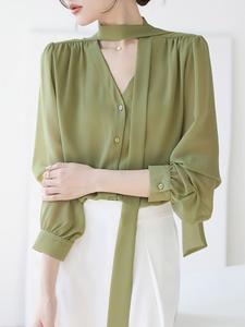 Блузка с воротником в виде шарфа. Женские топы Doux Belle, цвет Green