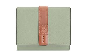 LOEWE Женский бумажник из мягкой телячьей кожи светло-зелёный с бежевым