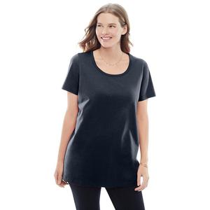 Женщина в женской идеальной футболке больших размеров с короткими рукавами и круглым вырезом Woman Within, темно-синий