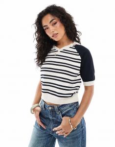 Компактный трикотажный футбольный топ-поло ASOS DESIGN в темно-синюю полоску