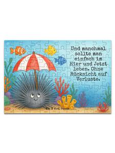 Mr. & Mrs. Panda Дизайн пазла с морским ежом и надписью белым цветом