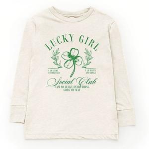 Lucky girl social club clover - молодежная футболка с длинным рукавом и принтом The Juniper Shop, Natural
