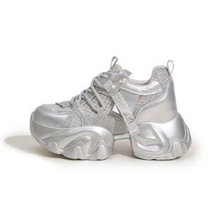 Женские кроссовки с амортизацией, износостойкие, увеличивающие рост. Низкие, массивные Milan love song, Silver