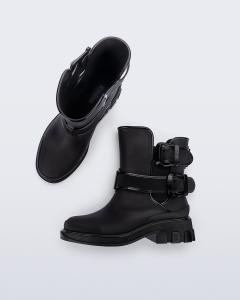 Реклама ботинок Melissa Bang