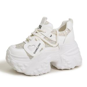 Milan love song Дышащие легкие кроссовки на платформе с эффектом увеличения роста для женщин серебристо-белые, цвет White