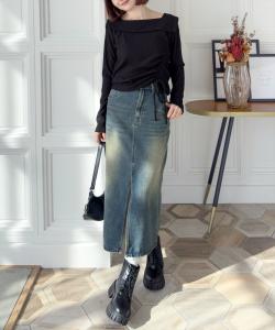 Топ с длинными рукавами и завязками по бокам, в рубчик.