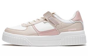 Скейтбординговые туфли женские низкие с оттенком белого цвета Xtep