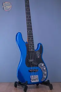 Бас-гитара Fender American Ultra II Precision Bass в цвете Noble Blue