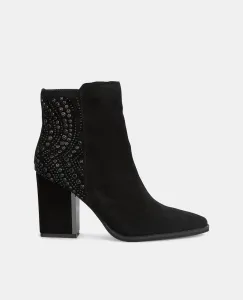 Женские кожаные ботильоны на каблуке с заклепками на пятке Alma en Pena, черный