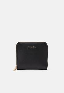 Кошелек Calvin Klein LOGO MEDIUM ZIP AROUND, Black/Toasted Coconut/Black