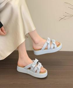 Сандалии на платформе с разноцветными лентами Aimoha - Select -, цвет Blue