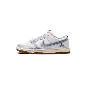 Nike Dunk Scratch Abrasion Resistant Low top Skateboard Shoes Unisex Light Gray