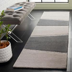 Ковер-дорожка saFAVIEH коллекции Fifth Avenue, Grey & Charcoal, дизайн Mid-Century Modern, ручной работы из шерсти, идеально для гостиной, спальни, столовой (FTV704F-28), 69 x 244 см