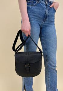 Сумка через плечо CANDICE Gusti Leder, цвет black