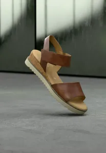 Сандалии на танкетке Gabor, Camel