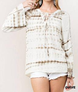 Топ на шнуровке с принтом тай-дай в оливковом цвете KORI