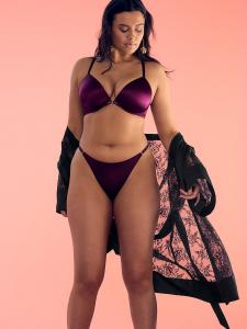 Гладкий бюстгальтер-полуторка с глубоким вырезом и легкой подкладкой Very Sexy, smooth kir