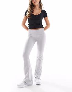 Ультрамягкие брюки-клеш с отворотами в облачно-сером меланжевом цвете Cotton On