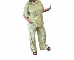 Плиссированная блуза на пуговицах с брюками в цвете лайм SHE + SKY, Lime