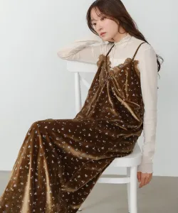 Бархатное платье-комбинация с мелким цветочным кружевом