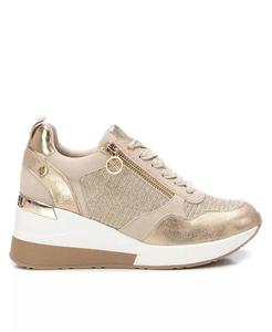 Женские кроссовки на танкетке от XTI, золотой