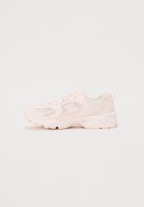 Низкие кеды 530 UNISEX New Balance, бежевый