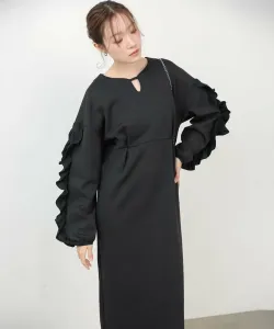 Платье-пончо с оборками на рукавах