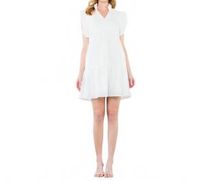 Платье с рюшами и фактурной отделкой в белом цвете THML