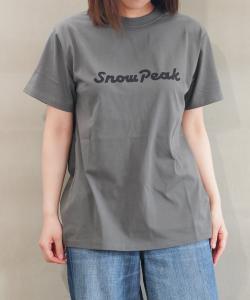 Футболка с типографическим принтом «Снежная вершина»