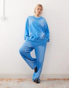 COLLUSION, свитшот синего цвета с красной нашивкой-логотипом