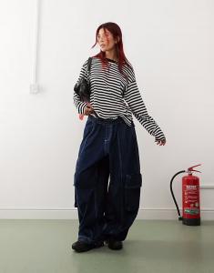 Длинный топ в черно-белую полоску Monki