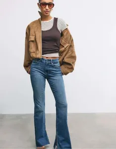 Джинсы-клеш Stradivarius D74 с разрезом из светло-голубого денима среднего размера