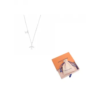 Кулон в форме самолета с монограммным цветком Lv LOUIS VUITTON